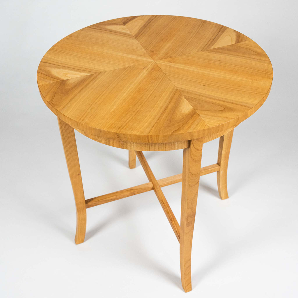 Runder Tisch Etna in Kirsche mit furnierter Tischplatte