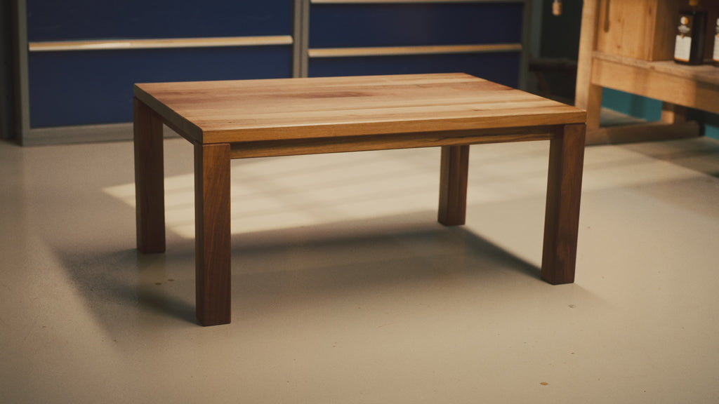 Renuwell Möbel-Öl Anwendung Pflegemittel am Beispiel eines Tisches bei Holz66