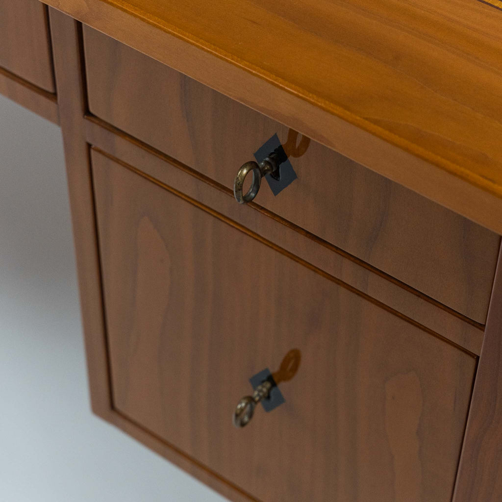 Biedermeier Replika Schreibtisch Schublade mit schwarzen eingelassenen Beschlägen und Messing Schlüsseln